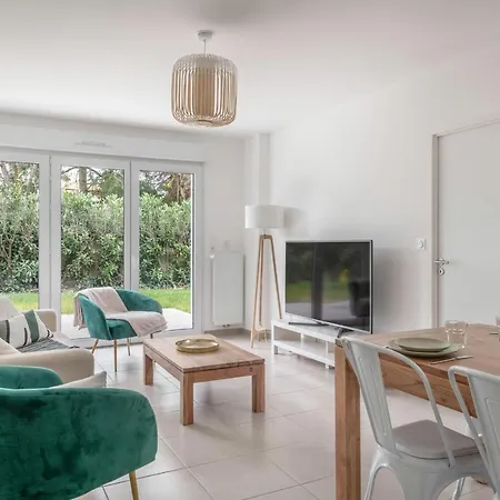 Moderne Pour 4 Situe A Apartman La Baule