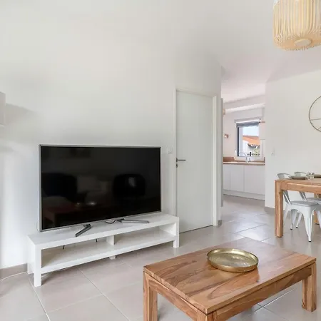 Moderne Pour 4 Situe A