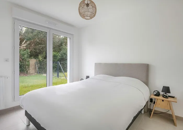 Moderne Pour 4 Situe A La Baule-Escoublac